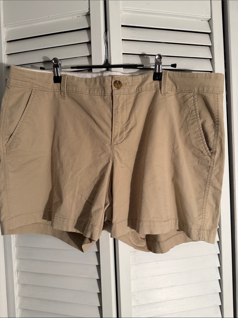 Old Navy Women's Khaki Shorts